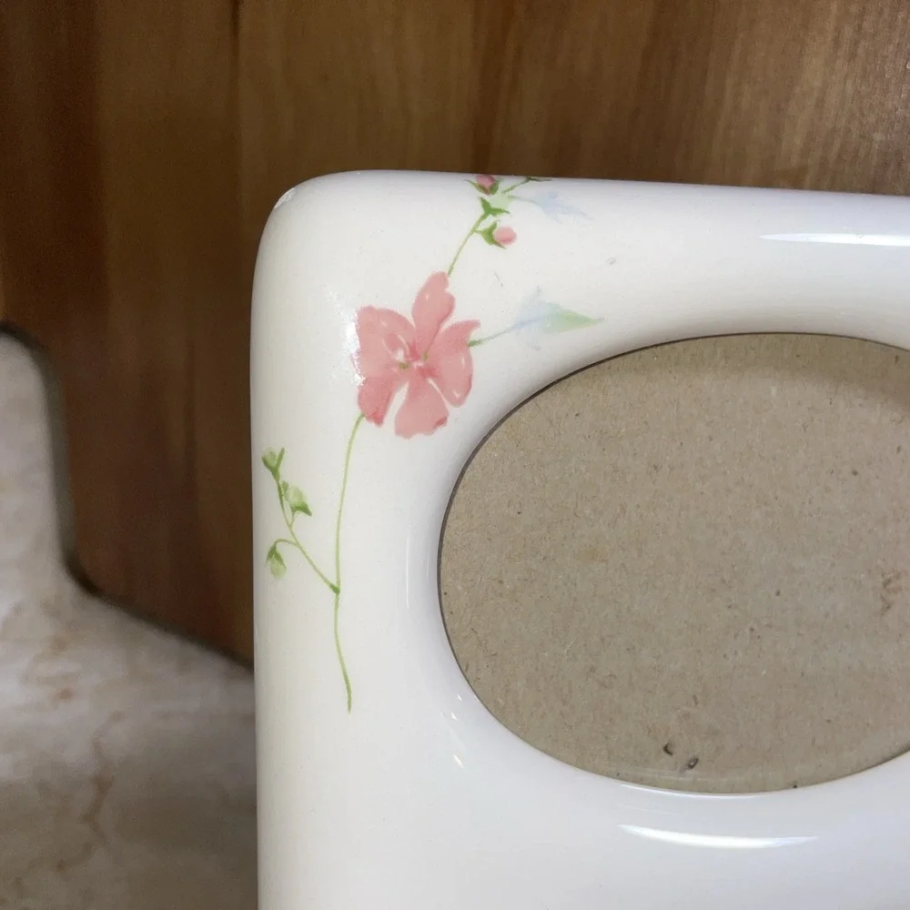 Very Nice Hallmark Thick‎ White Ceramic Photo Frame 90s Vintage Floral Pink